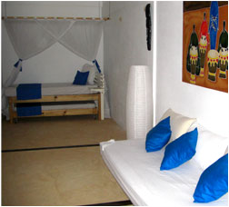 Chambre familiale coussins bleus